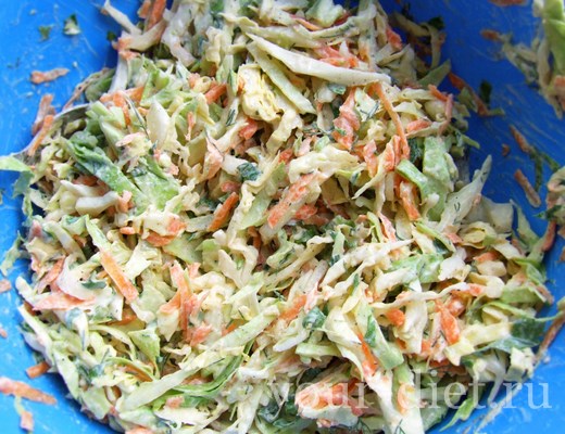 Капустный салат с чесночной заправкой