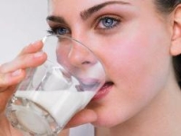 Молоко утром — пить или не пить?